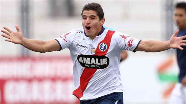 Peru'nun Deportivo Municipal takımında oynayan Corzo, kariyeri boyunca oynadığı 225 maçta 13 gol attı, 15 asist yaptı.​