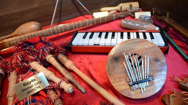 Balıkesir Büyükşehir Belediyesi, Balıkesir Üniversitesi ve Karesi Belediye'sinin katkılarıyla düzenlenen 200'den fazla müzik aletinin yer aldığı "Çalgı Koleksiyonu" sergisi açıld