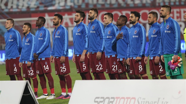Trabzonspor, Avni Aker'e veda maçında Antalyaspor'a 1-0 mağlup oldu. Bordo mavililer puansız ayrıldığı karşılaşma sonunda ligde 13. sıraya geriledi.