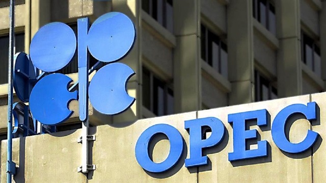 Brent petrol bugün 49,61 dolardan işlem görüyor.