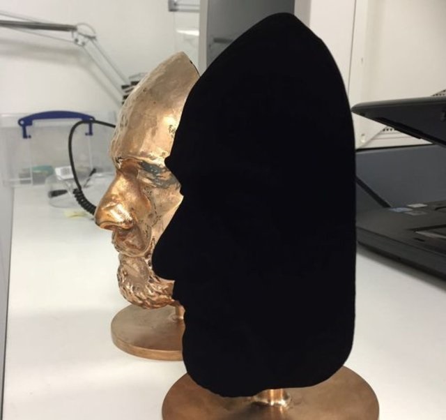 resized_26104-a9aeba48vantablack1.jpg