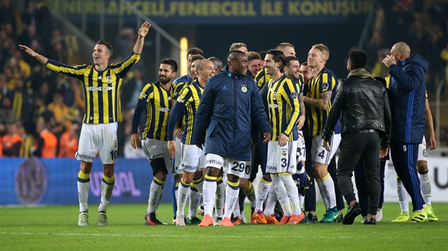 Fenerbahçe'nin derbi zaferinde de büyük pay sahibi olan Simon Kjaer, Avrupa kulüplerinin transferdeki gözdesi haline geldi.