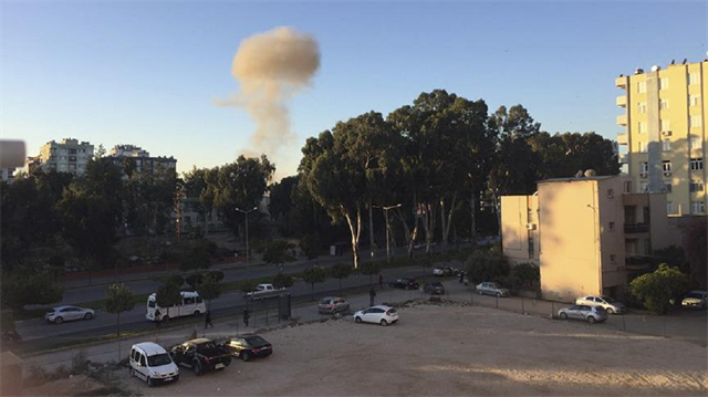 Adana Valiliği otoparkında bir araçla bombalı saldırı düzenlendi.