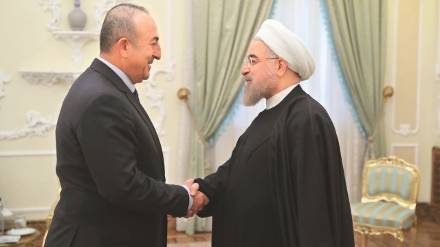 Çavuşoğlu, Ruhani ile Tahran'daki Cumhurbaşkanlığı Ofisi'nde buluştu.