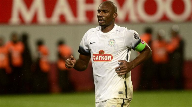 Leonard Kweuke'nin eşi trafik kazasında komaya girdi ve ikiz bebeklerini kaybetti.
