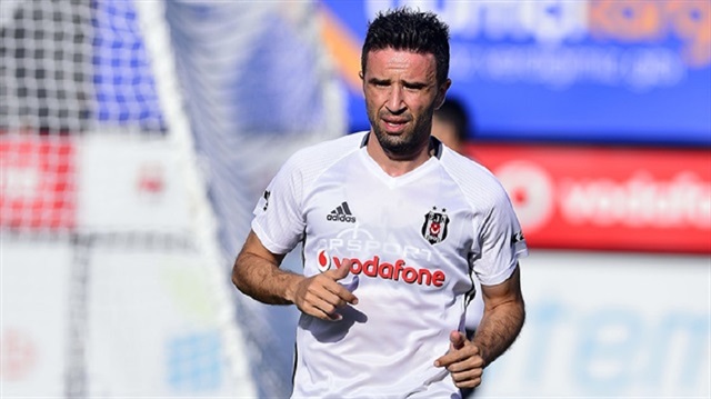 Tecrübeli oyuncu, Fenerbahçe'nin ardından transfer olduğu Beşiktaş'ta şu ana dek 8 lig maçında forma giydi.