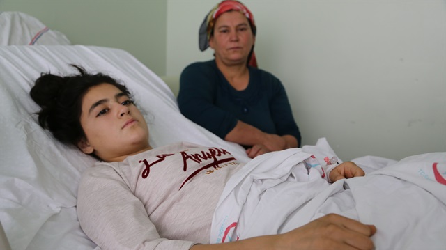 12 yaşındaki Emine Pertlek, yangından yaralı olarak kurtuldu.