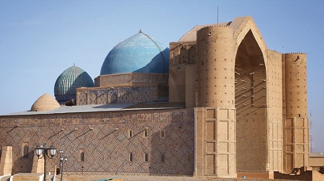 Türkistan, Hoca Ahmed Yesevi'nin doğduğu ve yaşadığı kent olarak biliniyor. 