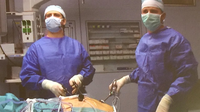 Turk Profesorden Almanya Da Canli Yayinda Ameliyat