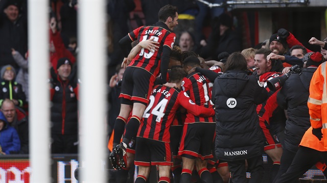 Liverpool, Bournemouth karşısında 3-1 öne geçmesine rağmen sahadan 4-3 mağlup ayrıldı. 