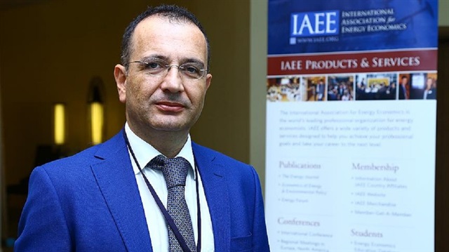 Uluslararası Enerji Ekonomisi Birliği (IAEE) Başkanı ve Boğaziçi Üniversitesi Öğretim Üyesi Prof. Dr. Gürkan Kumbaroğlu, Türkiye'nin enerji güvenliği konusunda kritik öneme sahip olduğunu belirtti.