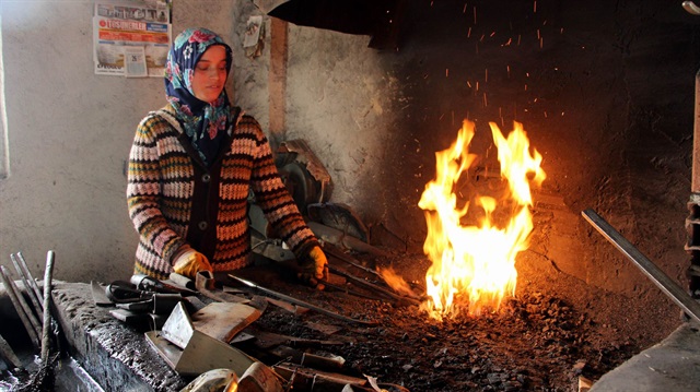 Alacam In Demirci Kadinlari