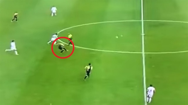 Camargo'nun yaklaşık 50 metreden attığı golle ev sahibi ekip maçı 3-1 kazandı.