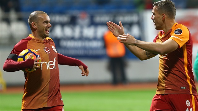 Sneijder Galatasaray formasıyla bu sezon çıktığı 12 maçta bir gol kaydederken 6 da asist yaptı. 