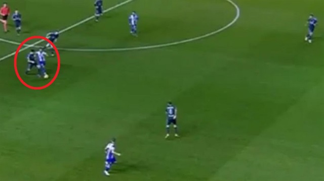 Emre Çolak verdiği pasla birçok futbolcuyu oyundan düşürdü.
