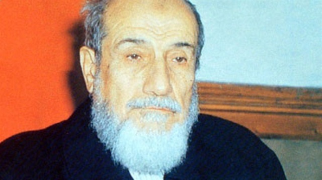 Merhum Ali Ulvi Kurucu, şiirlerindeki kuvvetli üslup sebebiyle İstiklal Şairi Mehmet Akif Ersoy'la özdeşleştirildi. 