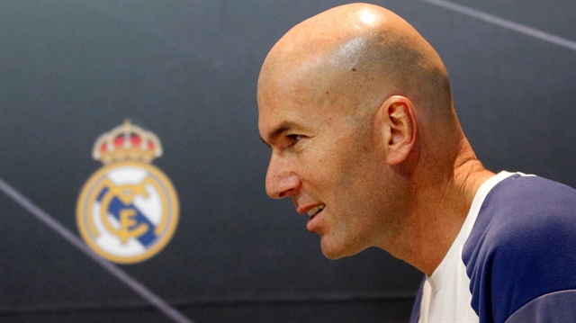 Zinedine Zidane, Real Madrid kulübü tarihinde 1989 yılında Hollandalı teknik direktör Leo Beenhakker tarafından kırılan 34 maçlık en fazla yenilmezlik rekorunu egale etti.