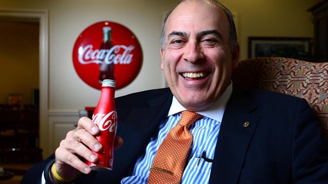 Coca Cola serüvenine 1978 yılında başlayan Muhtar Kent, 2009'da kurul üyelerinin de oyunu olarak CEO olmuştu.