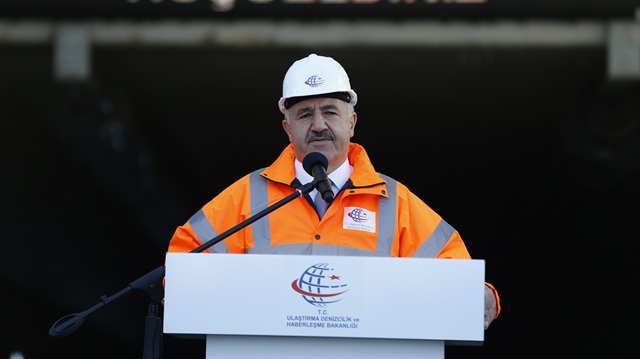 Ulaştırma, Denizcilik ve Haberleşme Bakanı Ahmet Arslan Avrasya Tüneli'ne ilişkin basın açıklamasında bulundu. 