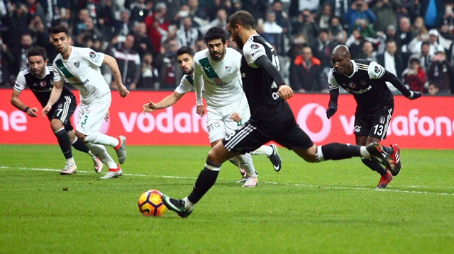 Beşiktaş, Bursaspor karşısında kazandığı iki penaltı atışıyla birlikte bu sezonki penaltı sayısını 6'ya çıkardı. 