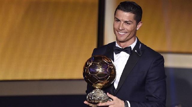 Ronaldo Ballon d'Or için en yüksek oyu alırken, Messi ikinci, Fransız oyuncu Griezmann ise üçüncü oldu.