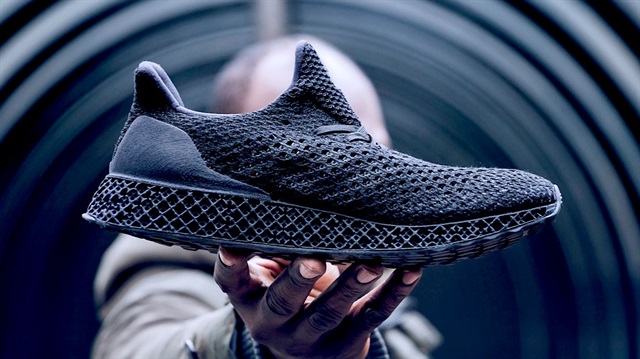 Adidas'ın 3D yazıcıyla üretilen ilk spor ayakkabısı satışta