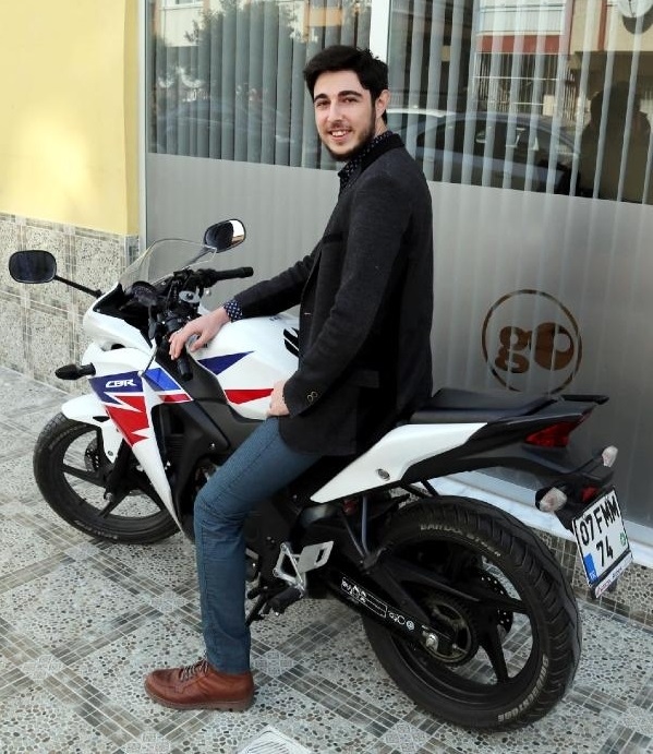 Motor Ehliyeti Almak Istedi Ehliyet Kurslarinin Verdigi Cevapla Sasti Kaldi
