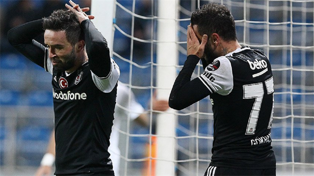 Gökhan Gönül, Kasımpaşa maçında kendi kalesine gol attı ve büyük üzüntü yaşadı. 