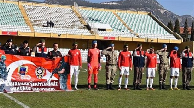 Muğlaspor-Darıca Gençlerbirliği maçında şehitlerimiz unutulmadı.