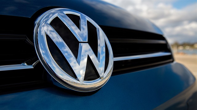 Volkswagen'in ABD'ye emisyon skandalı nedeniyle yaklaşık 15 milyar dolar ödeyeceği biliniyor.