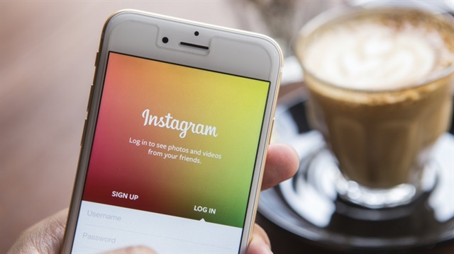 Instagram hikayelerine etiket nasıl eklenir?