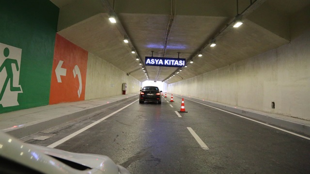 Dün açılan Avrasya Tüneli, vatandaşlardan yoğun ilgi gördü. 