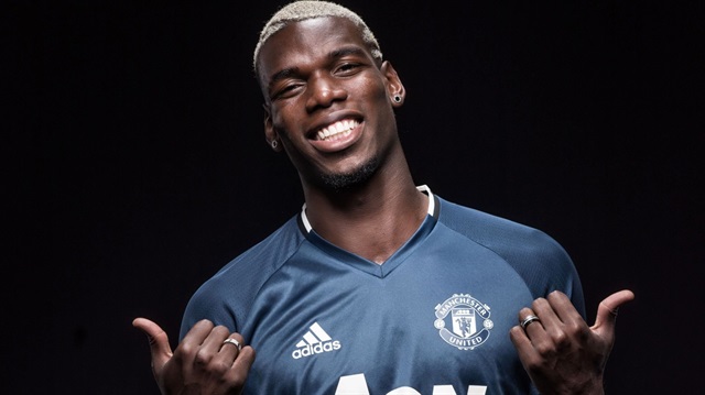 Manchester United 2016 yılının en dikkat çekici transfer hamlelerini yaptı. Kırmızı Şeytanlar Pogba'ya ödediği 105 milyon euroluk bedelle ise 2016'nın en pahalı transferini gerçekleştirdi.
