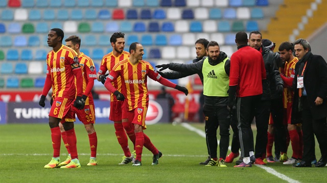 Kayserispor, Karabükspor'u 2-0 mağlup ederek galibiyet hasretine son verdi.