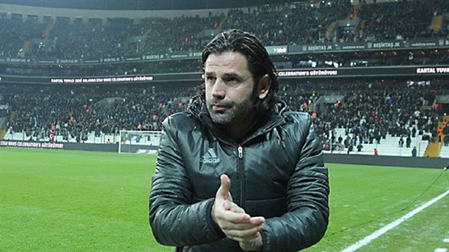 Vodafone Arena tribünleri Gaziantepspor Teknik Direktörü İbrahim Üzülmez'e büyük sevgi gösterilerinde bulundu.
