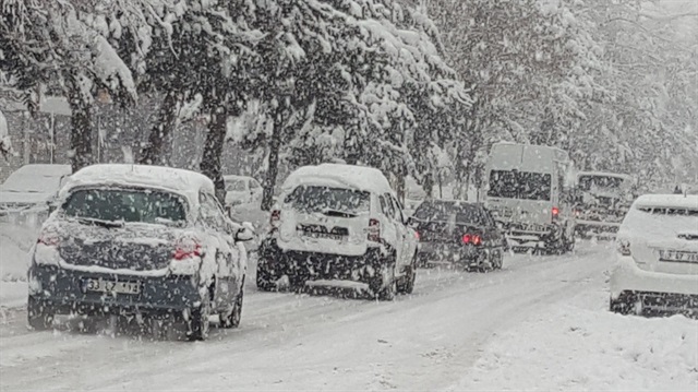 Meteoroloji Genel Müdürlüğü bazı illere yoğun kar yağışı uyarısında bulundu. 