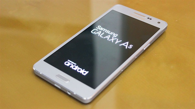 Samsung Galaxy A5 ilk kez Aralık 2014'te tanıtılmış ve büyük ilgi görmüştü.