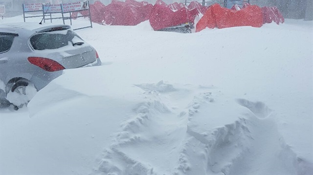 Antalya ve Isparta'da ani kar erimelerine karşı vatandaşlar uyarıldı.