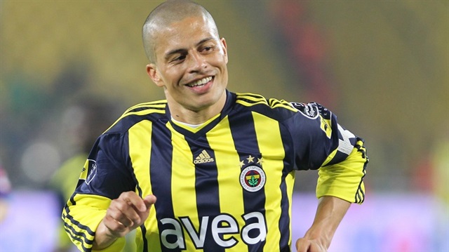 Alex, Fenerbahçe formasıyla 333 maçta 167 gol atarken 143 de asist yapmıştı.