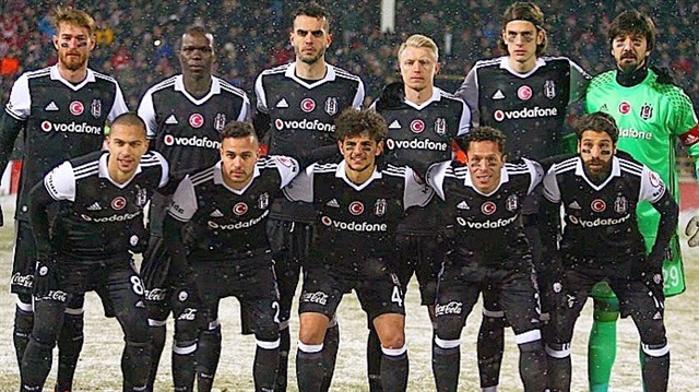Beşiktaş'ın U21 takımının vazgeçilmez oyuncusu olan Eslem Öztürk A Takım'da fazla forma şansı bulamadığı için Erzurumspor'a kiralandı. 
