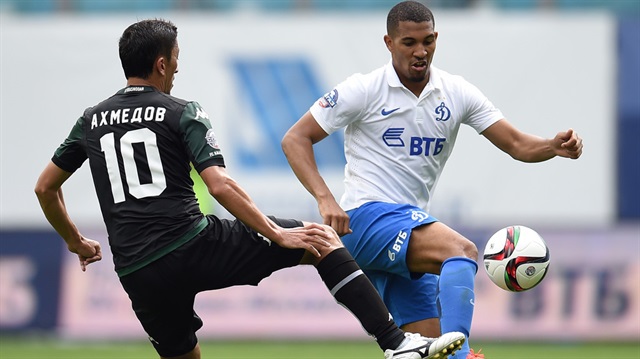 Krasnodar Kulübü, takımın en iyi oyuncularından olan Özbek futbolcu Ahmedov'u Çin Ligi'ne sattı. 