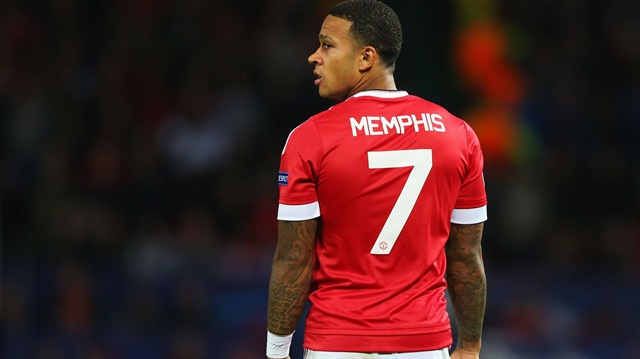 Manchester United'ın Hollandalı yıldızı Memphis Depay, Jose Mourinho'nun gelmesiyle birlikte forma şansı bulamamaya başlamıştı. 