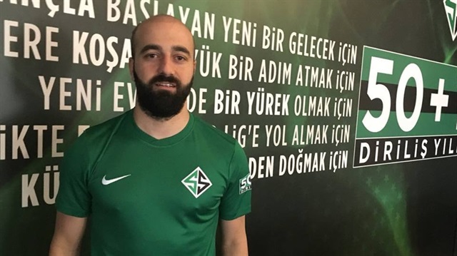 Fahri Tatan, Fenerbahçe ve Beşiktaş'ta forma giymişti. 33 yaşındaki futbolcu 6 kez de A Milli Takım formasını giyme başarısı göstermişti.