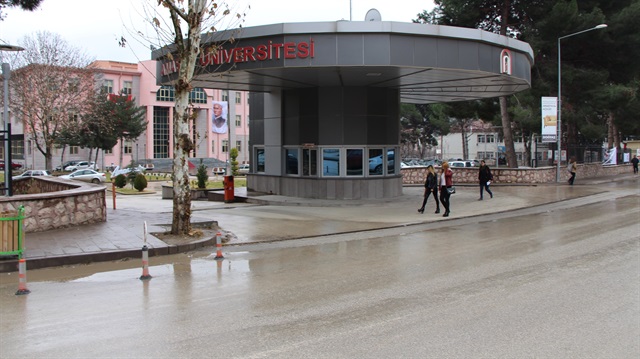 Amasya Üniversitesinde sigarayı bırakan öğrencilere bir yıl boyunca bedava yemek verilecek.​