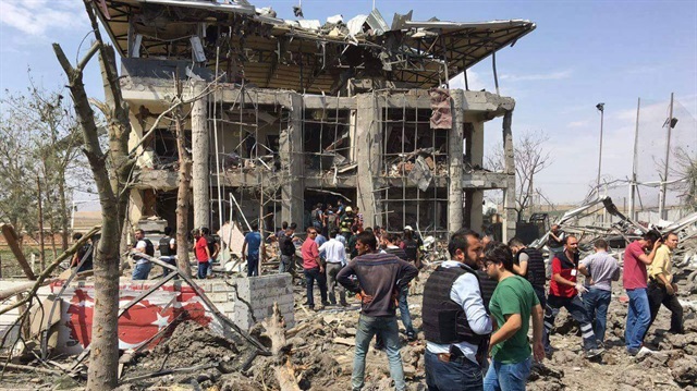 15 Ağustos 2016'da Diyarbakır-Batman karayolunun Bismil ilçesi yol ayrımında bulunan Şehit Emniyet Amiri Murat Uçar Bölge Trafik Denetleme İstasyonuna PKK'lı teröristlerce bomba yüklü kamyonla düzenlenen saldırıda 8 kişi şehit olmuş, 46 kişi yaralanmıştı. 