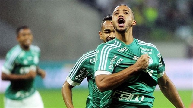 25 yaşındaki oyuncunun Palmeiras'la 2021'e kadar sözleşmesi bulunuyor. 