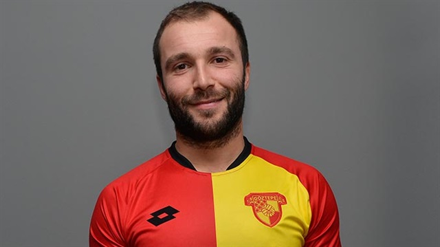 Göztepe, Murat Akın'la 1.5 yıllık sözleşme imzaladı. Tecrübeli futbolcu takımıyla ilk idmanına çıktı.