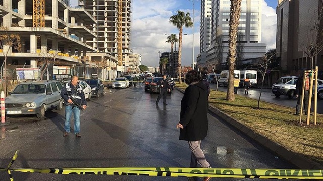 İzmir Adliyesi yakınlarında bomba yüklü araçla saldırı düzenlendi. 