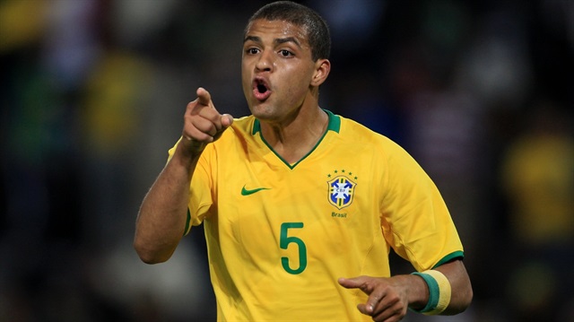 Galatasaray'ın eski oyuncusu Felipe Melo, ülkesinin takımlarından Palmeiras'la 3 yıllık anlaşmaya vardı. 