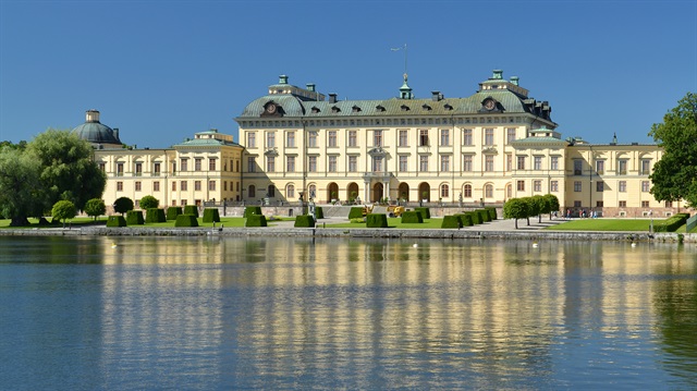 Kraliyet ailesinin yaşadığı Drottningholm Sarayı 17'inci yüzyılda inşa edildi. 